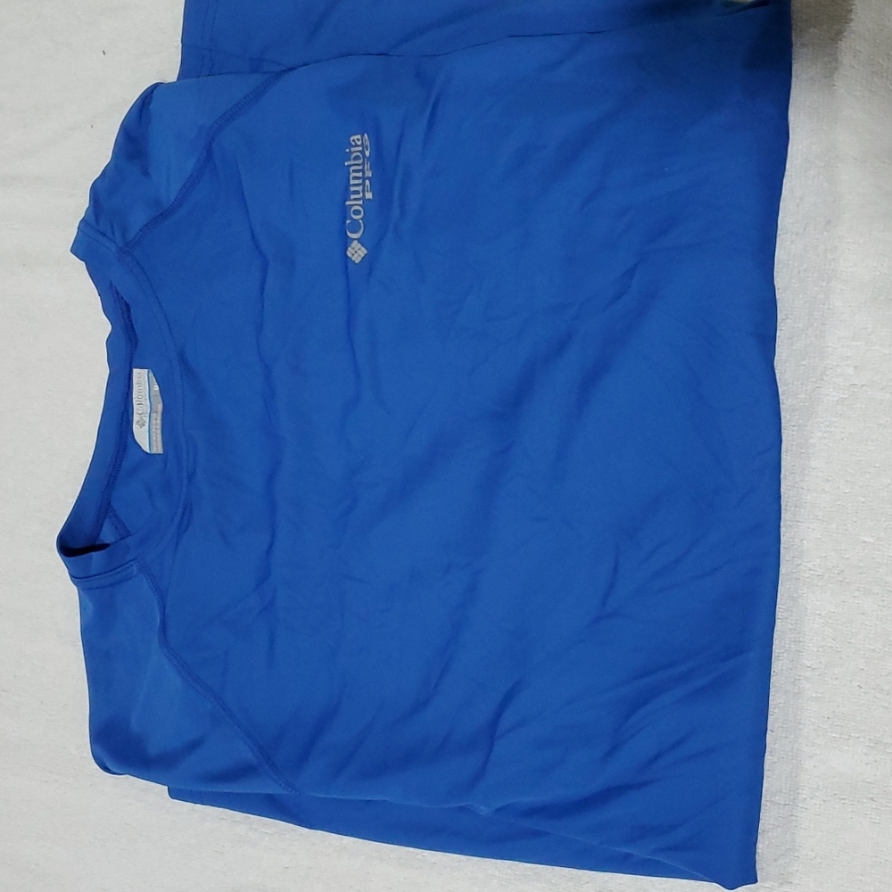 Columbia omni shade long sleeve blue shirt